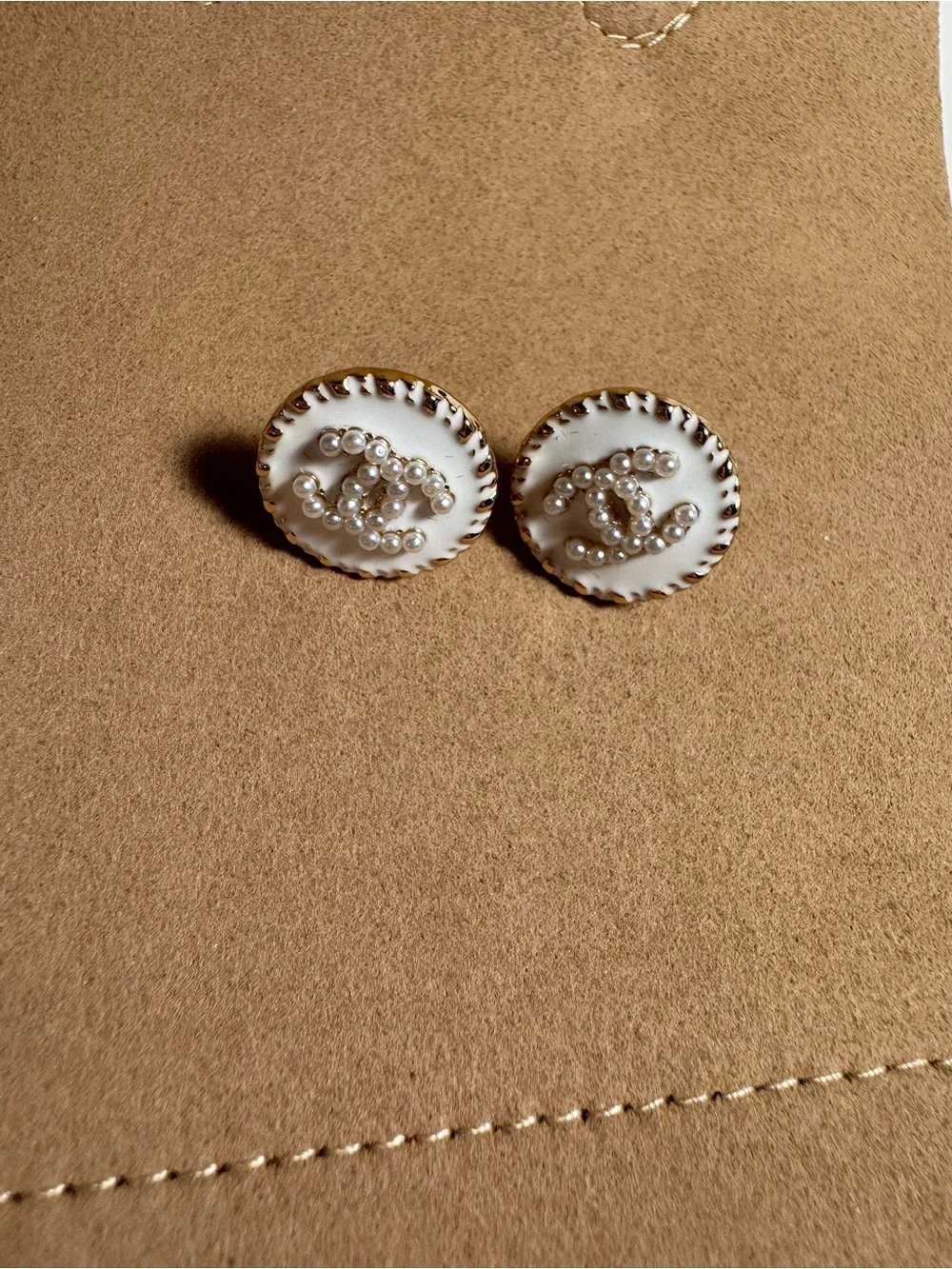 Pearl CC Button Earrings - White and Gold